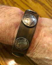 Load image into Gallery viewer, Saddle Leather with Buffalo Head Coins Bracelet
