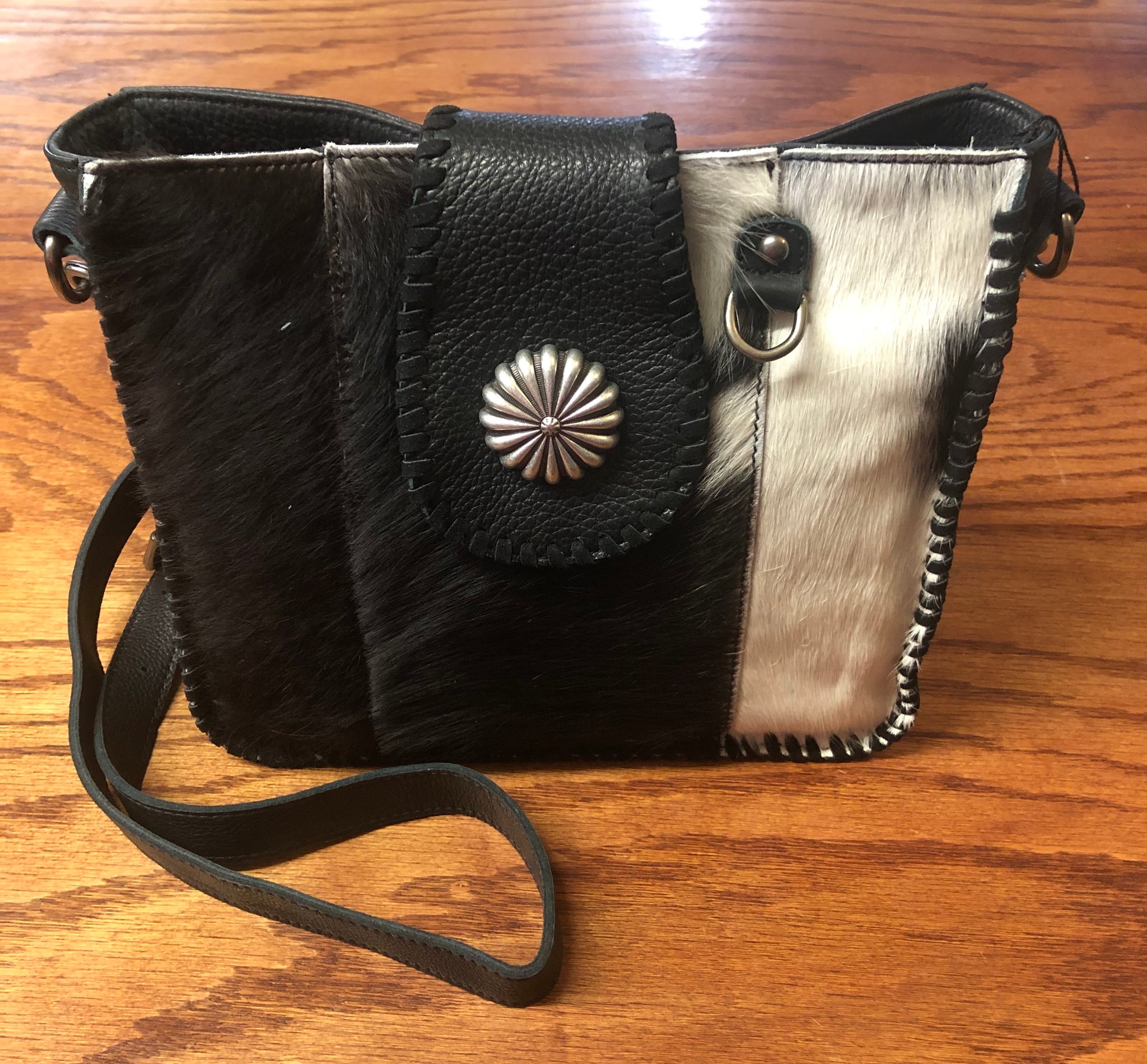 Amazon.com: Montana West Western Purses for Women Crossbody Bag Circle  Round Bag Vintage Shoulder Handbag MW1066-118KH : Clothing, Shoes & Jewelry